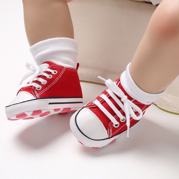Chaussures De Bébé À Lacets De Couleur Bonbon