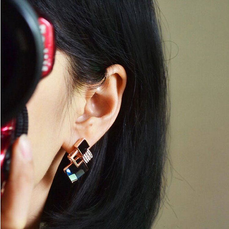 Boucles D'oreilles Géométriques En Forme De Diamant Gemme