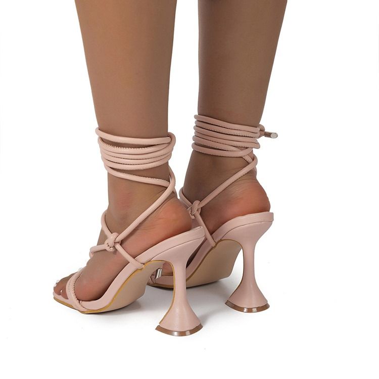 Sandales Pour Femmes À Bout Carré Et Talon À Lacets À Brides Croisées